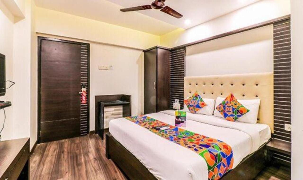 Fabhotel Blue Diamond Turambhe エクステリア 写真